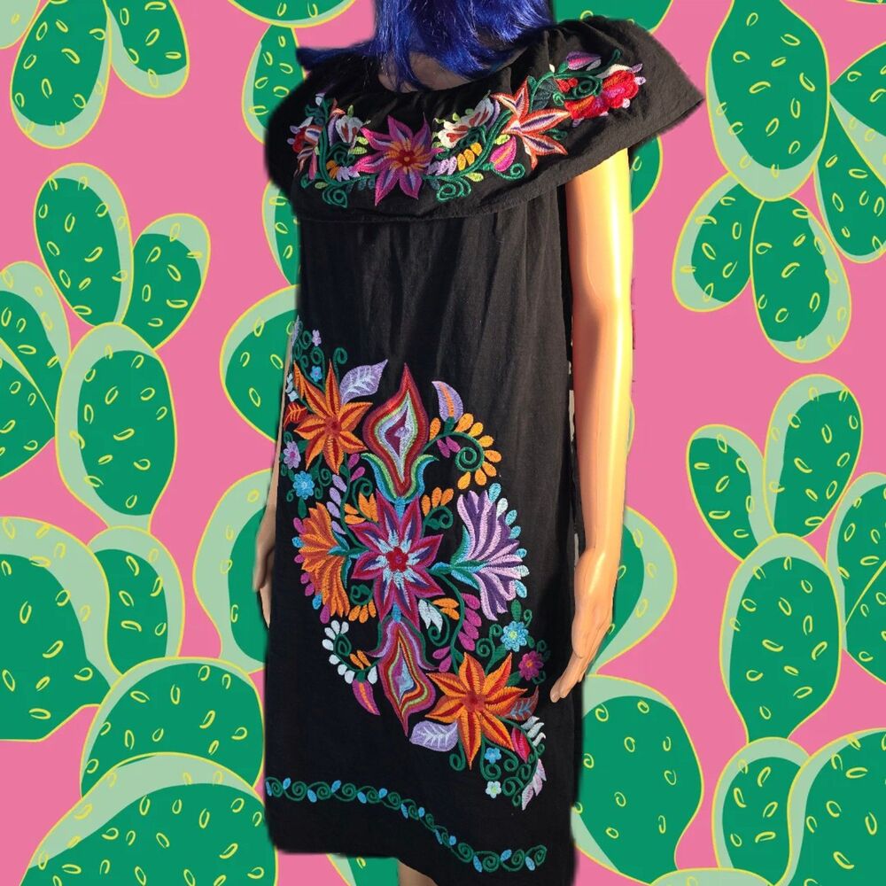Caminos De Michoacán Black Embroidered Dress L  Mexican Floral Off-Shoulder